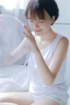蛇的尾巴还在我的
